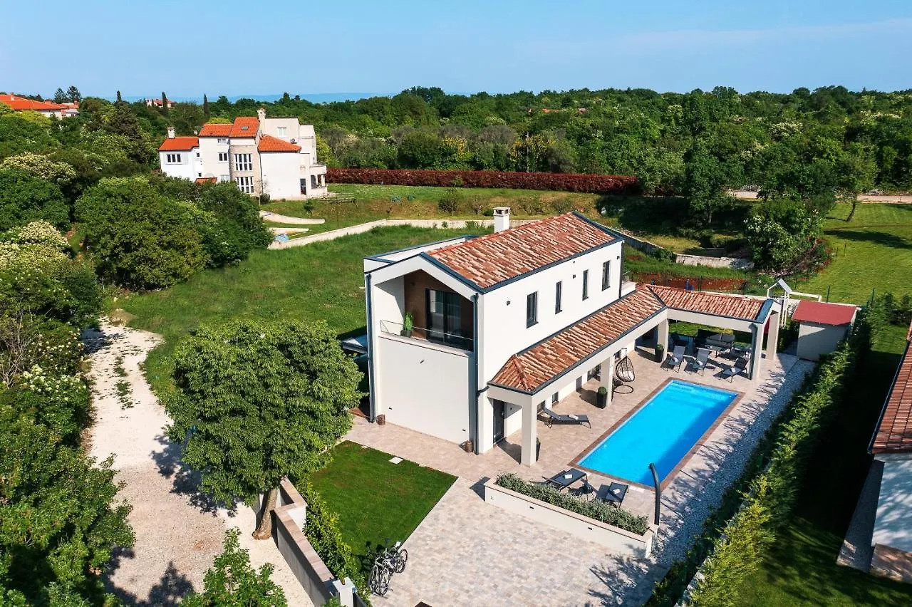Villa Nobu Mali Vareski