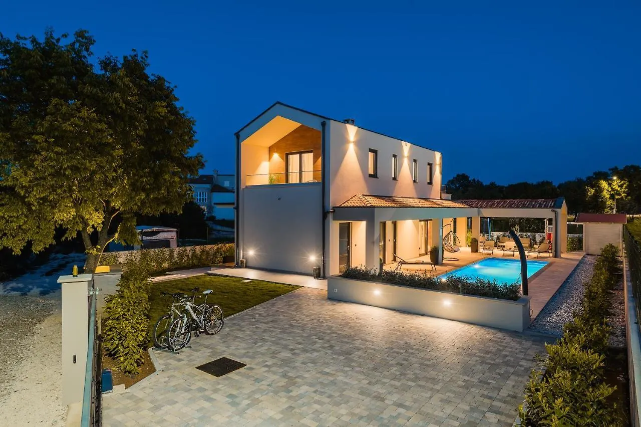 Villa Nobu Mali Vareski