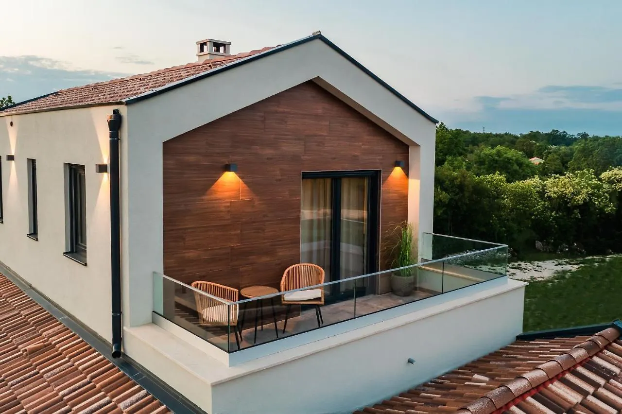 Villa Nobu Mali Vareski 0*,